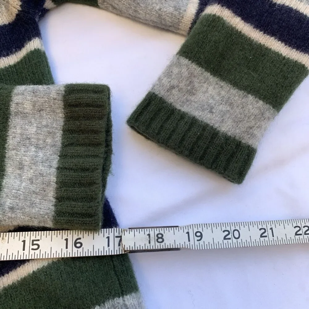 American Eagle 100% Lambswool Women’s Sweater Med Small Green Crew Neck Striped - Picture 8 of 9